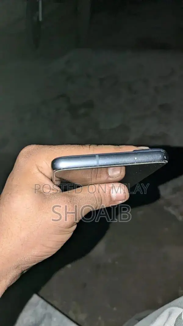 Samsung Galaxy S21 FE 5G Smartphone