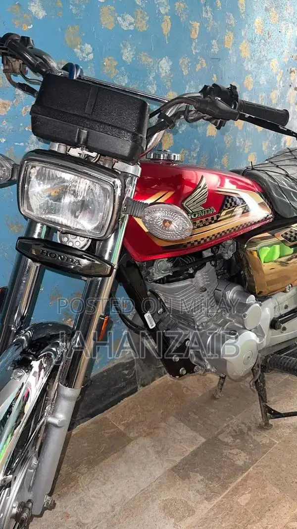 Honda 125cc Motorcycle - 2025 Gold Edition Self-Starter