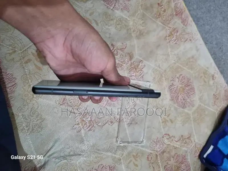 Google Smartphone Mid-Range 6GB RAM 128GB Storage