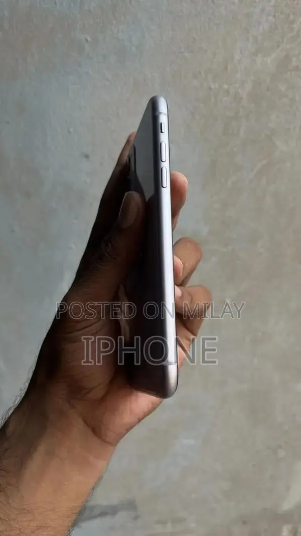 Factory Unlocked iPhone 11 64GB Smartphone