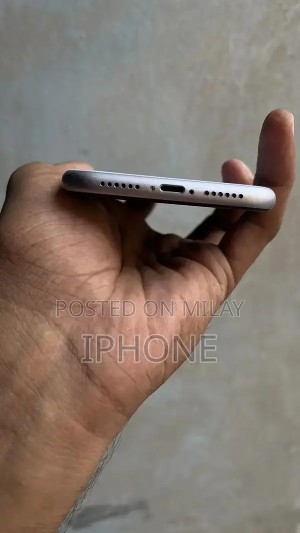 Factory Unlocked iPhone 11 64GB Smartphone