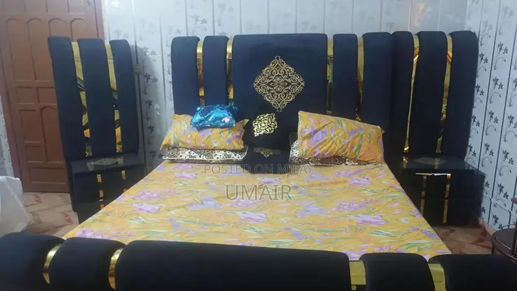 Solid Wood Bedroom Set: Full Bed, Side Tables, Dresser