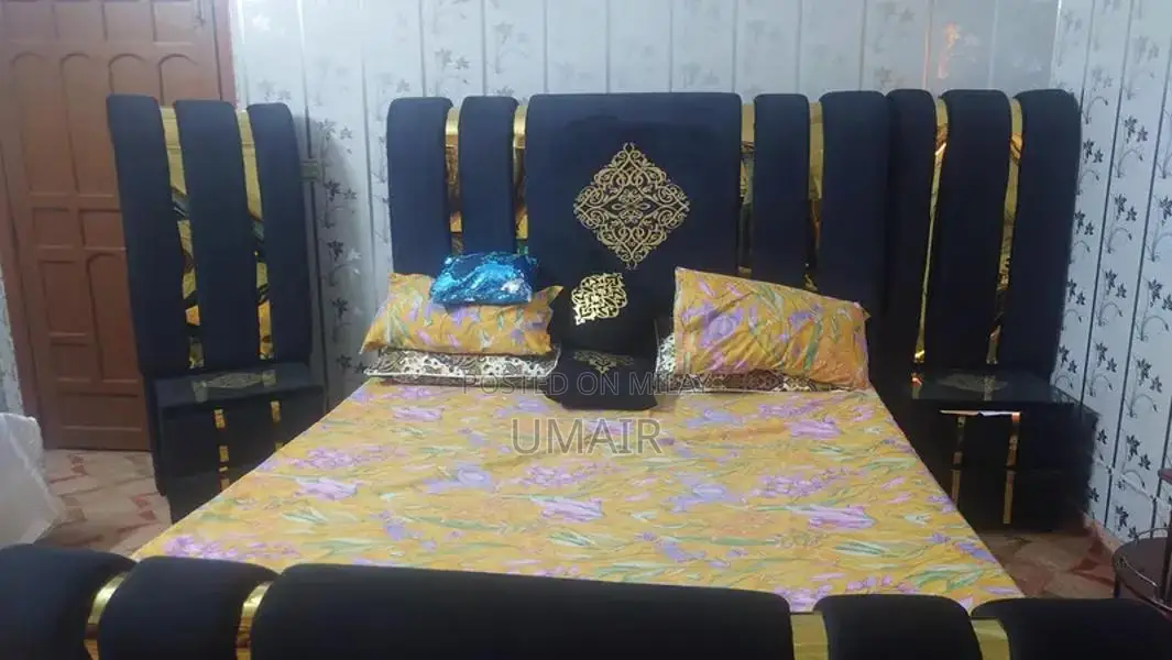 Solid Wood Bedroom Set: Full Bed, Side Tables, Dresser