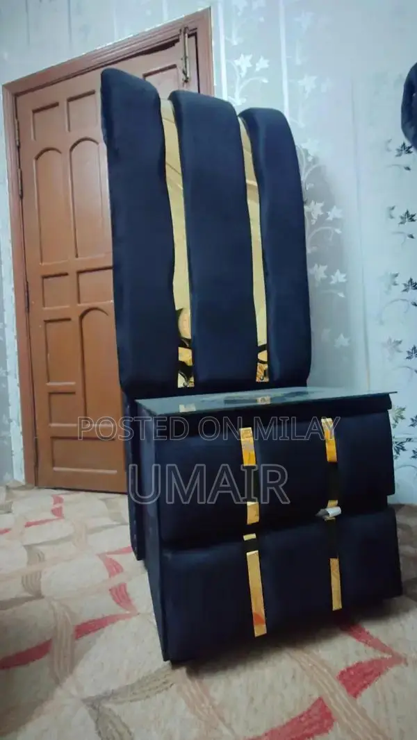 Solid Wood Bedroom Set: Full Bed, Side Tables, Dresser