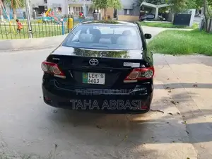 Toyota Corolla XLI 1.3 VVTi Sedan - Black Manual Transmission