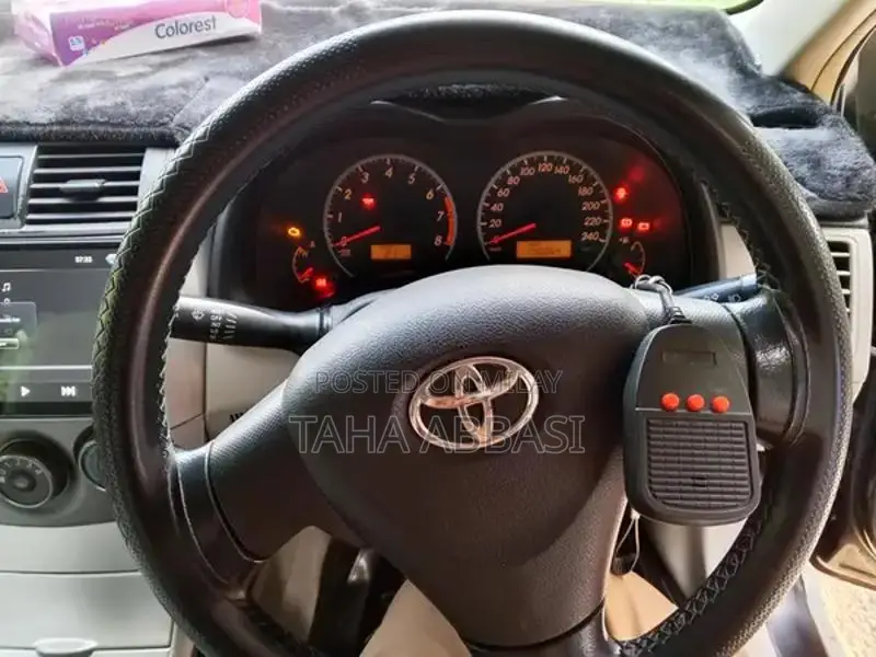 Toyota Corolla XLI 1.3 VVTi Sedan - Black Manual Transmission