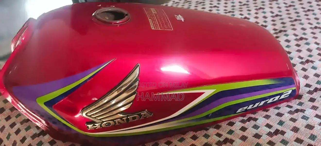 CG125 Motorcycle Fuel Tank with Side Covers 2017 Model