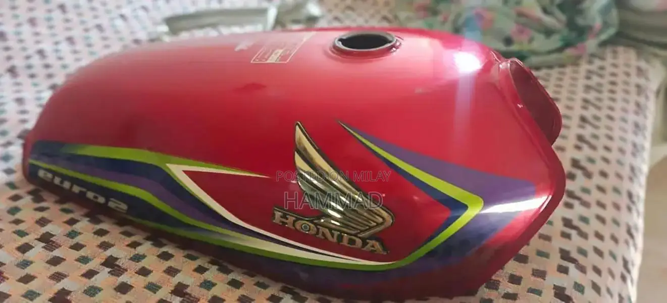 CG125 Motorcycle Fuel Tank with Side Covers 2017 Model