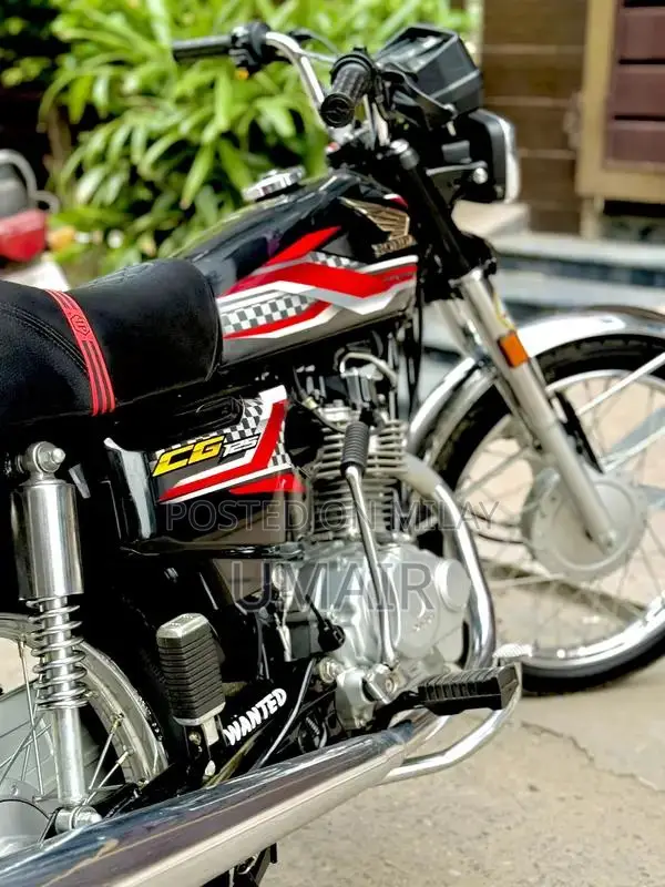 Honda CG 125 Single Cylinder Motorcycle - First Hand Bike