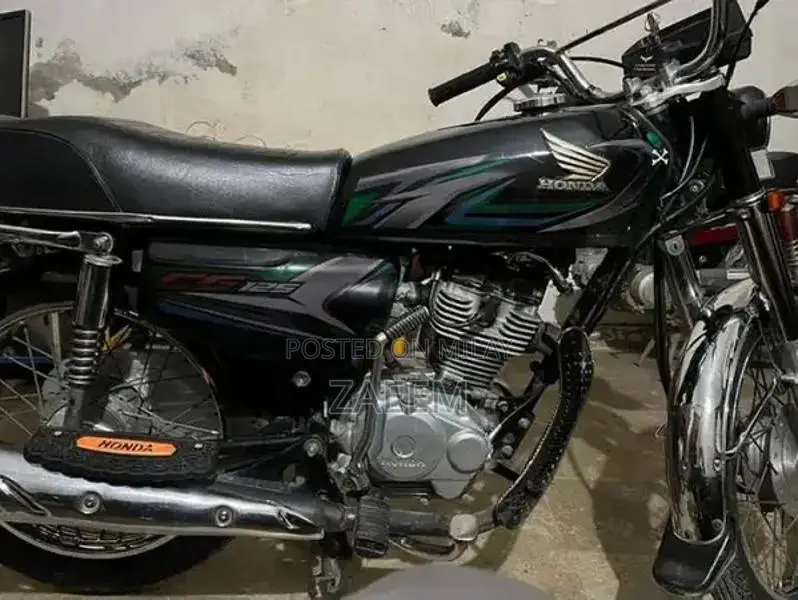 Honda 125cc Motorcycle - Excellent Condition