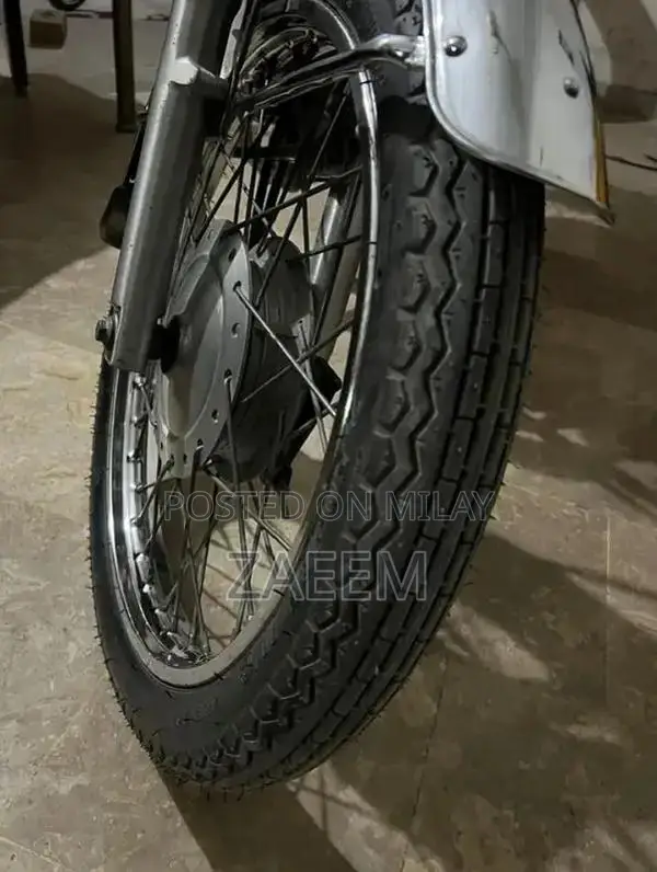 Honda 125cc Motorcycle - Excellent Condition