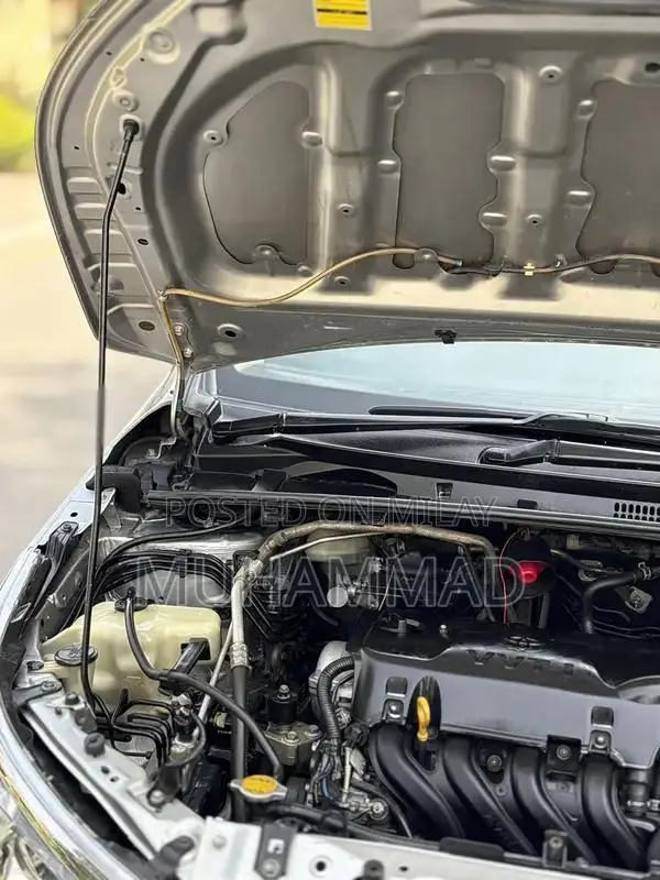 Toyota Corolla GLi Sedan - Low Mileage Reliable Sedan