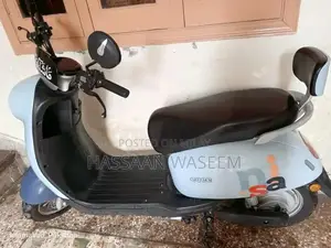 Photo - Electric Scooty - Nearly New, High-Performance City Commuter