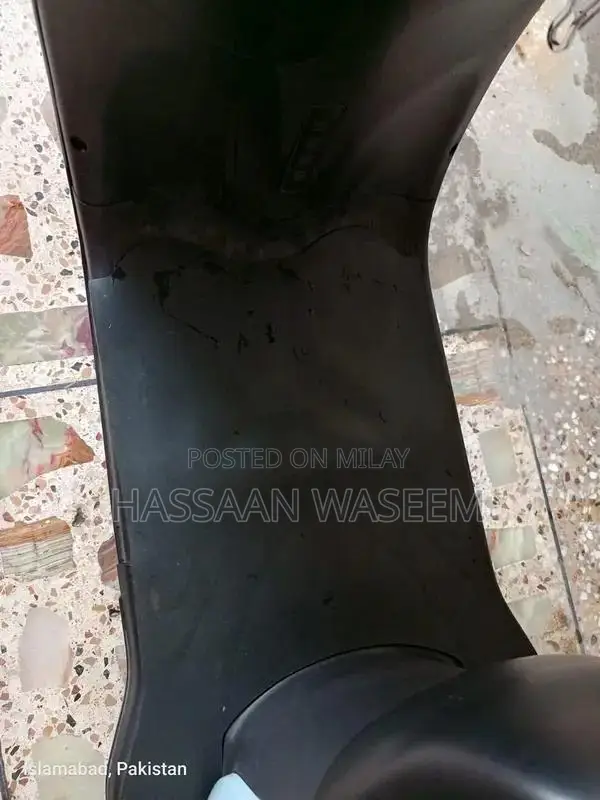 Electric Scooty - Nearly New, High-Performance City Commuter