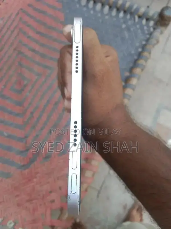 Apple iPad Mini 6 Tablet - Clean Condition with Accessories