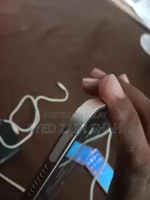 Apple iPad Mini 6 Tablet - Clean Condition with Accessories