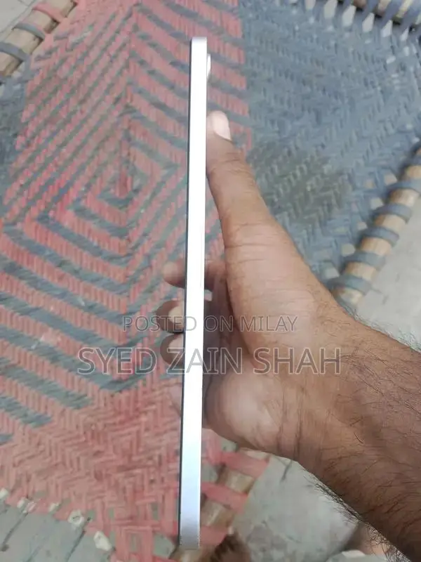 Apple iPad Mini 6 Tablet - Clean Condition with Accessories