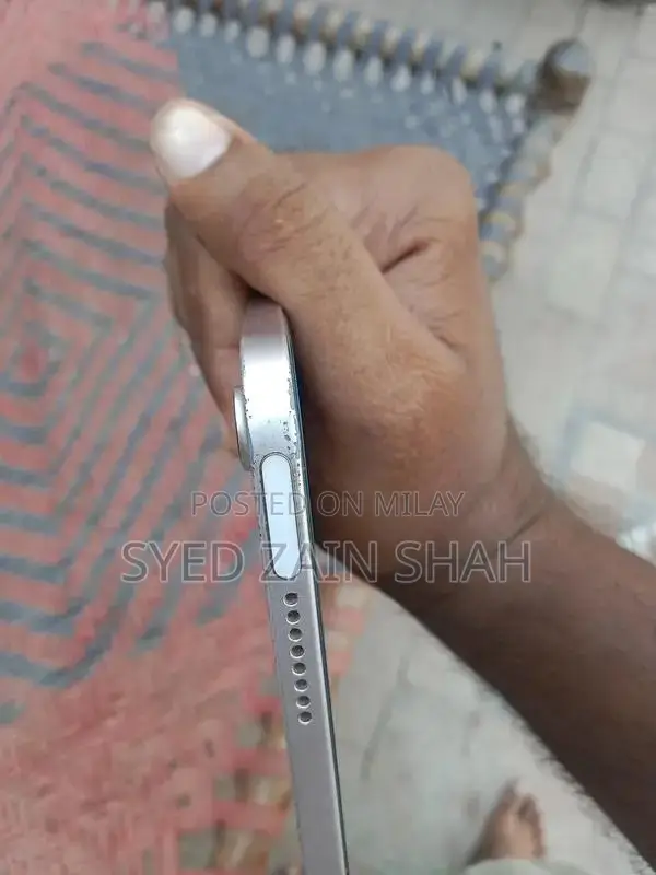 Apple iPad Mini 6 Tablet - Clean Condition with Accessories