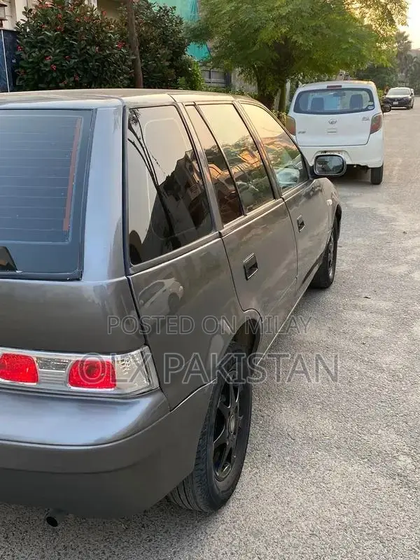 Suzuki Cultus 2016 Compact Sedan - Reliable Urban Vehicle