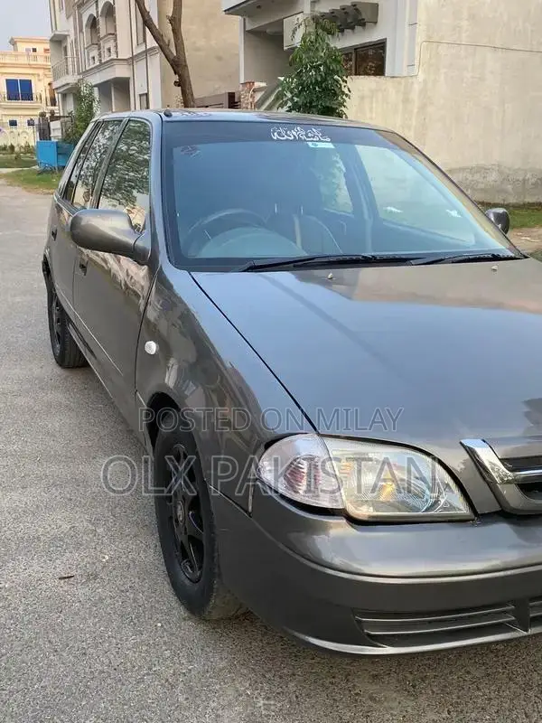 Suzuki Cultus 2016 Compact Sedan - Reliable Urban Vehicle