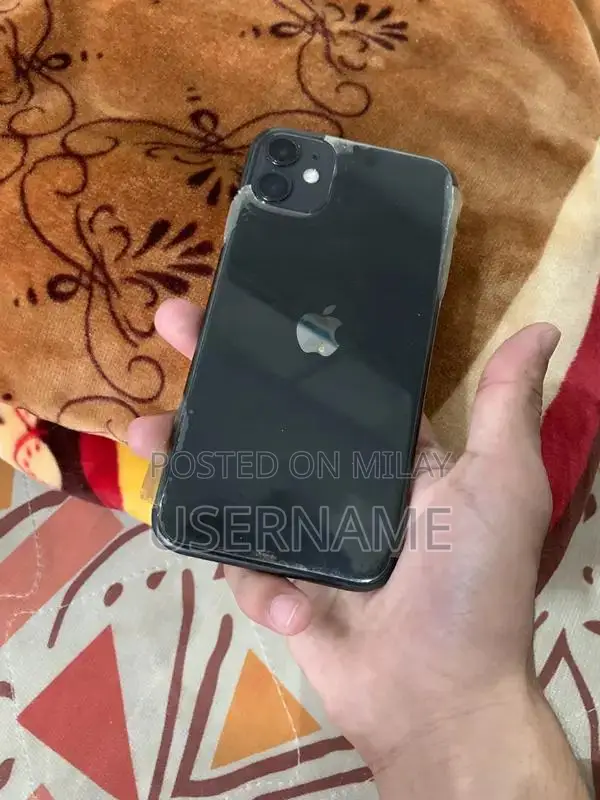 Apple iPhone 11 - Waterproof Smartphone with Original Battery