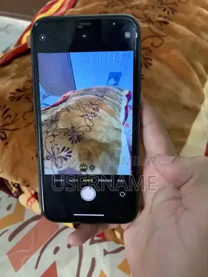 Apple iPhone 11 - Waterproof Smartphone with Original Battery