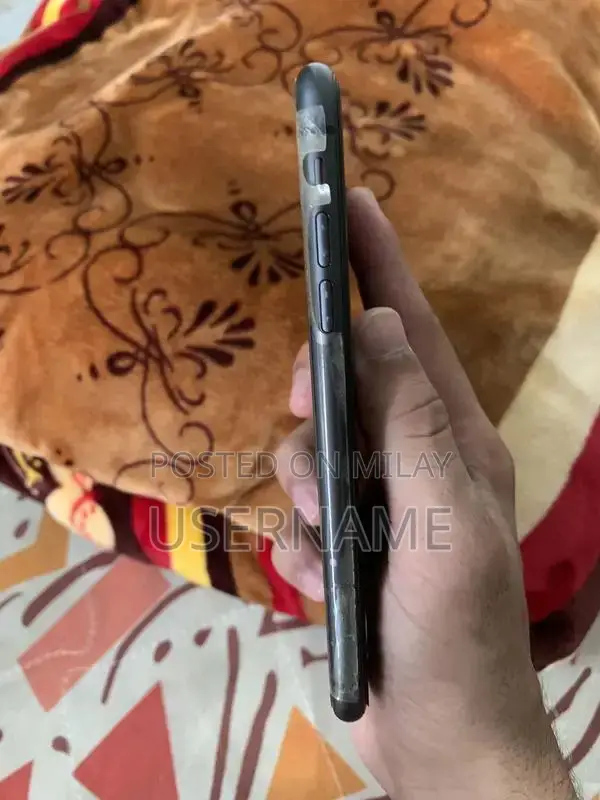 Apple iPhone 11 - Waterproof Smartphone with Original Battery