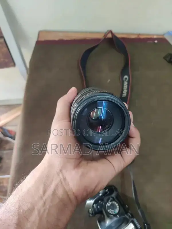 Canon 1300d DSLR Camera with 75-300mm Zoom Lens Kit