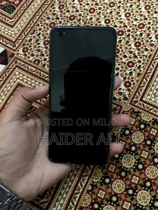 Advanced Midrange Smartphone with In-Display Fingerprint