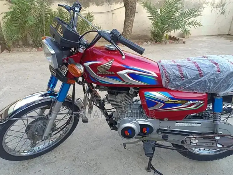 2022 Honda 125cc Motorcycle - Excellent Condition