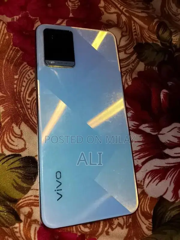 Compact Mobile Device with Satellite Communication