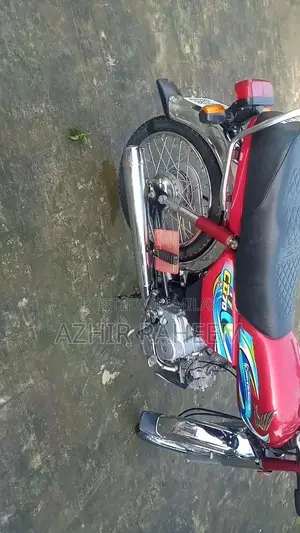 Honda CD 70 Motorcycle - 2024 Model Reliable Commuter Bike