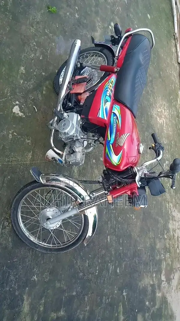 Honda CD 70 Motorcycle - 2024 Model Reliable Commuter Bike