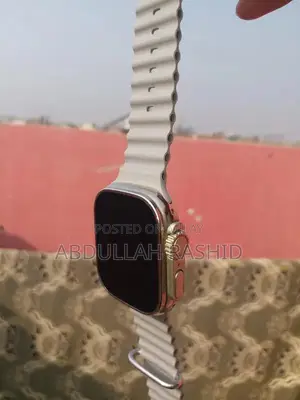 Smartwatch with Mobile Connectivity and Built-in Mic and Speaker