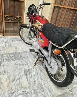 Honda 125 Motorcycle 2025 Model - Low Mileage Excellent Condition