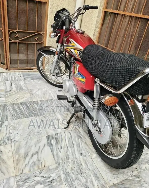 Honda 125 Motorcycle 2025 Model - Low Mileage Excellent Condition