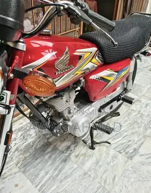 Honda 125 Motorcycle 2025 Model - Low Mileage Excellent Condition