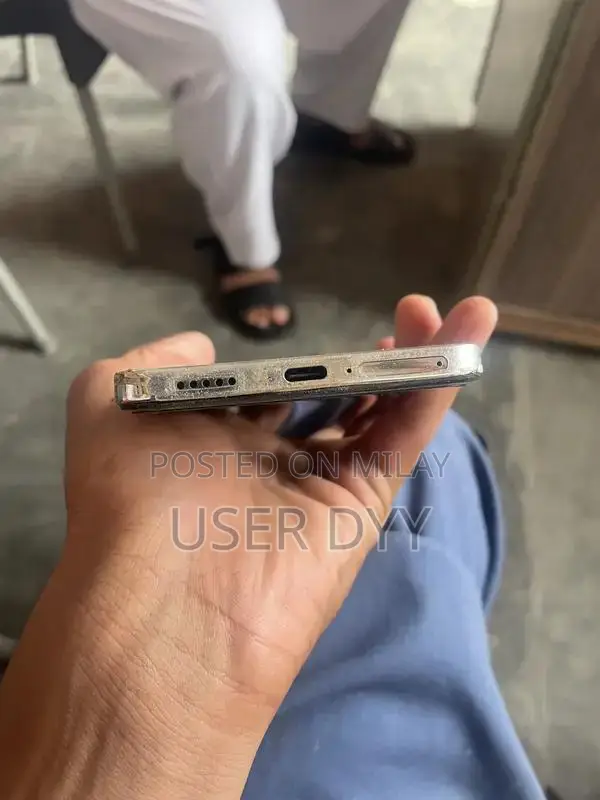 Vivo Y200 Smartphone Dual SIM Mid-Range Device