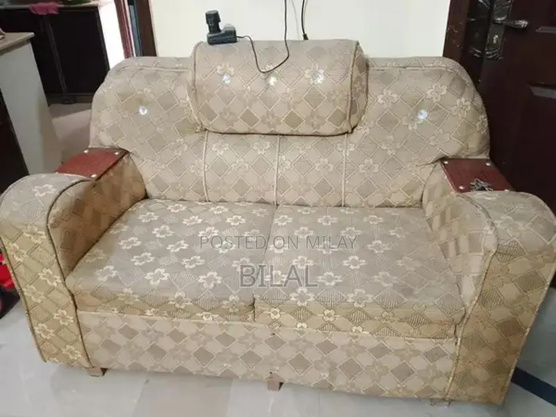 Large 6 Seater Sofa Set with Mixed Condition Seats