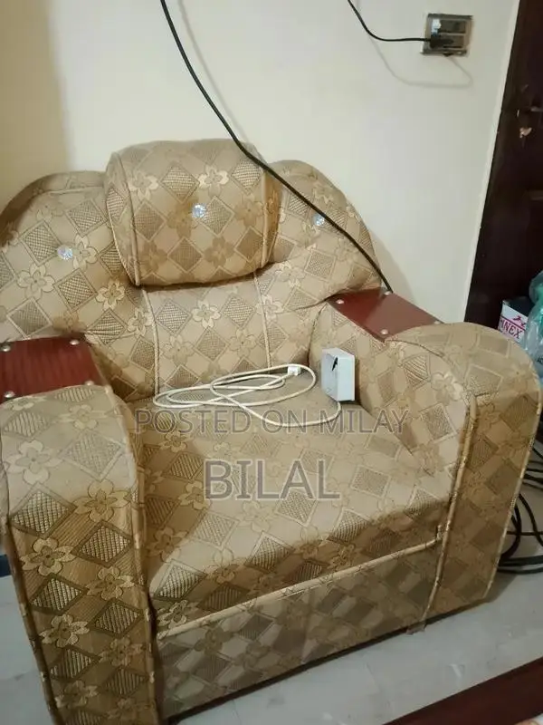 Large 6 Seater Sofa Set with Mixed Condition Seats