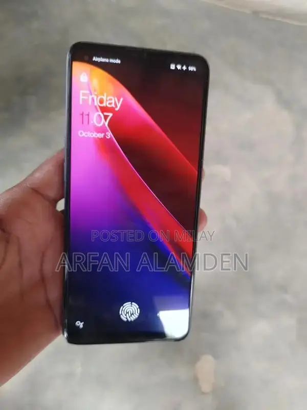 5G Smartphone with Super AMOLED Display and Dual Memory