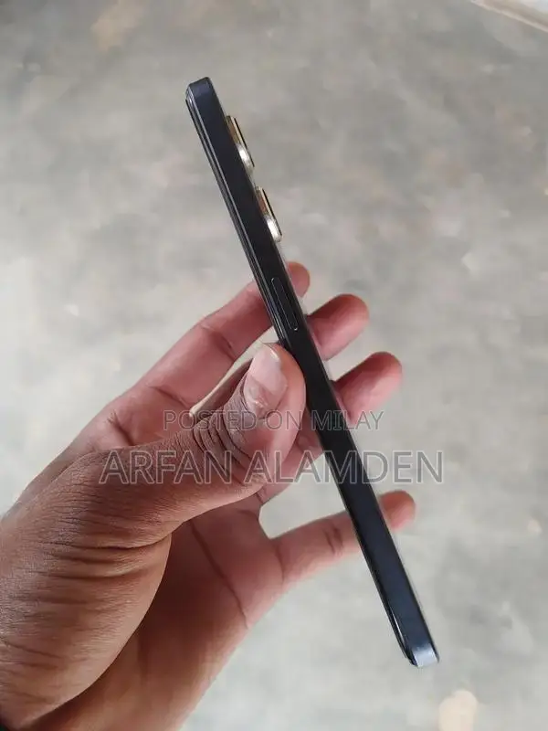 5G Smartphone with Super AMOLED Display and Dual Memory