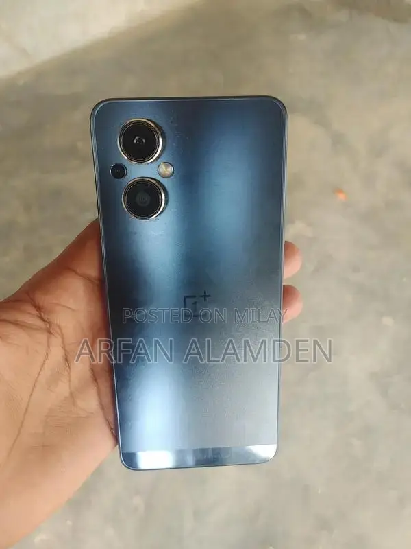 5G Smartphone with Super AMOLED Display and Dual Memory