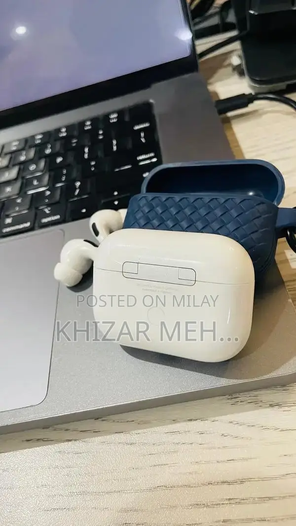 Apple 2nd Generation Earbuds with Magnetic Charging and Active Noise C