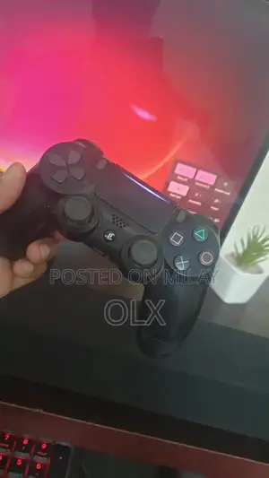 Photo - Sony PlayStation 4 Original Wireless Controller - Black