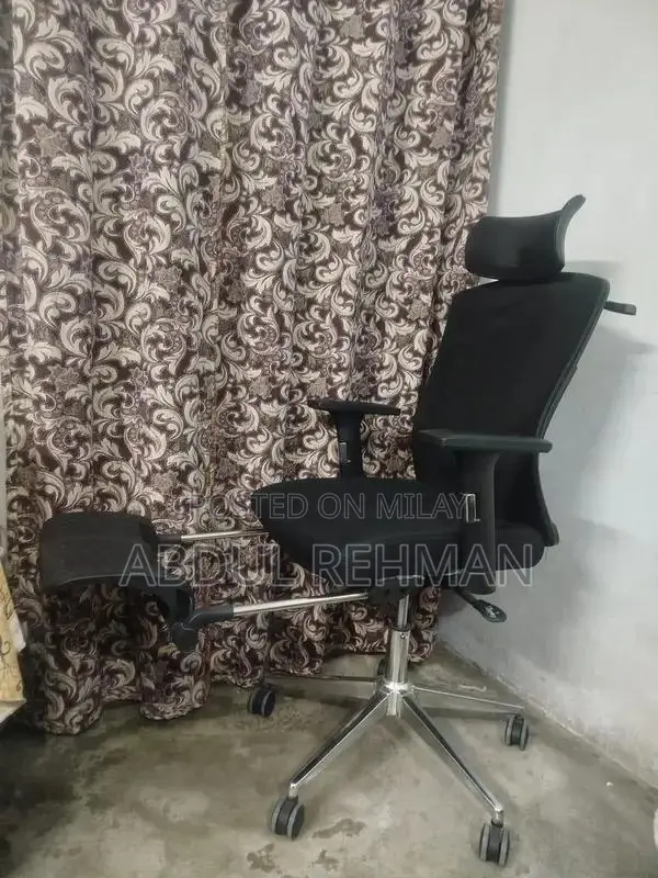 Ergonomic Steel Base Office Chair with Adjustable Features