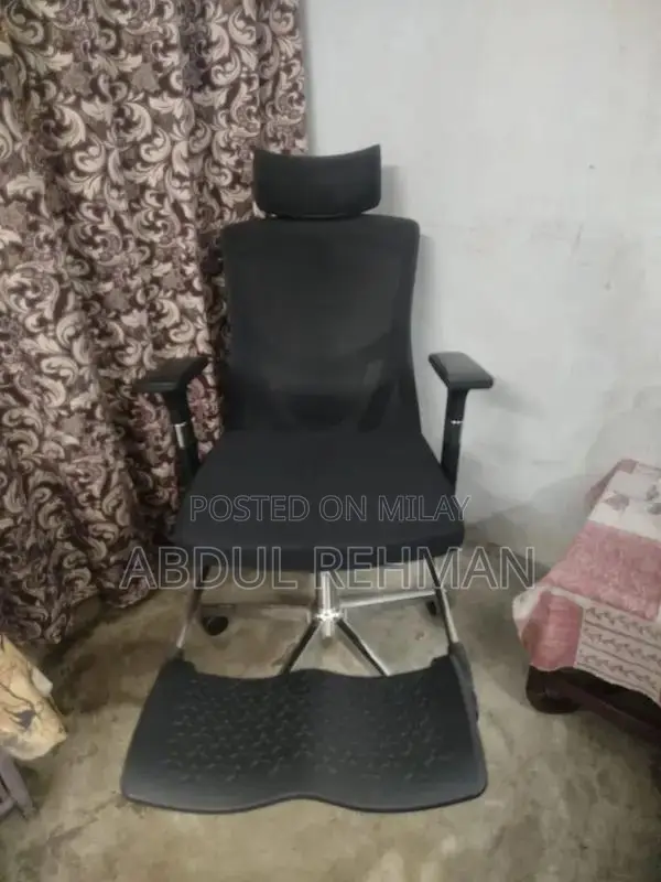 Ergonomic Steel Base Office Chair with Adjustable Features