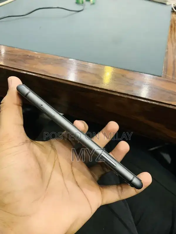 Apple iPhone 11 64GB Unlocked Smartphone