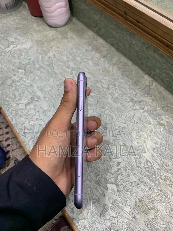 Apple iPhone 11 64GB Purple Smartphone