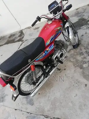 Vintage United Watch - Classic Analog Timepiece for Men